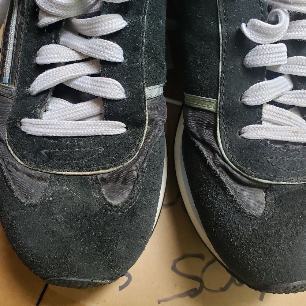 Sketchers Leather & Textile Upper Shoes View 2